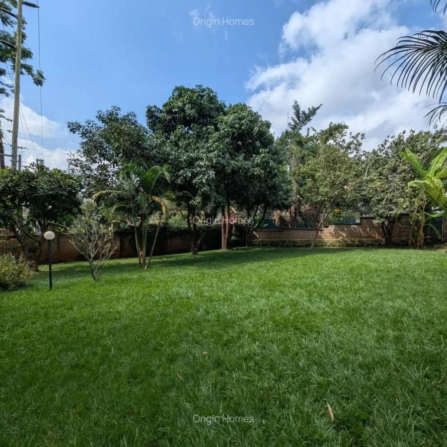 5 Bed House with En Suite at Kyuna - 11