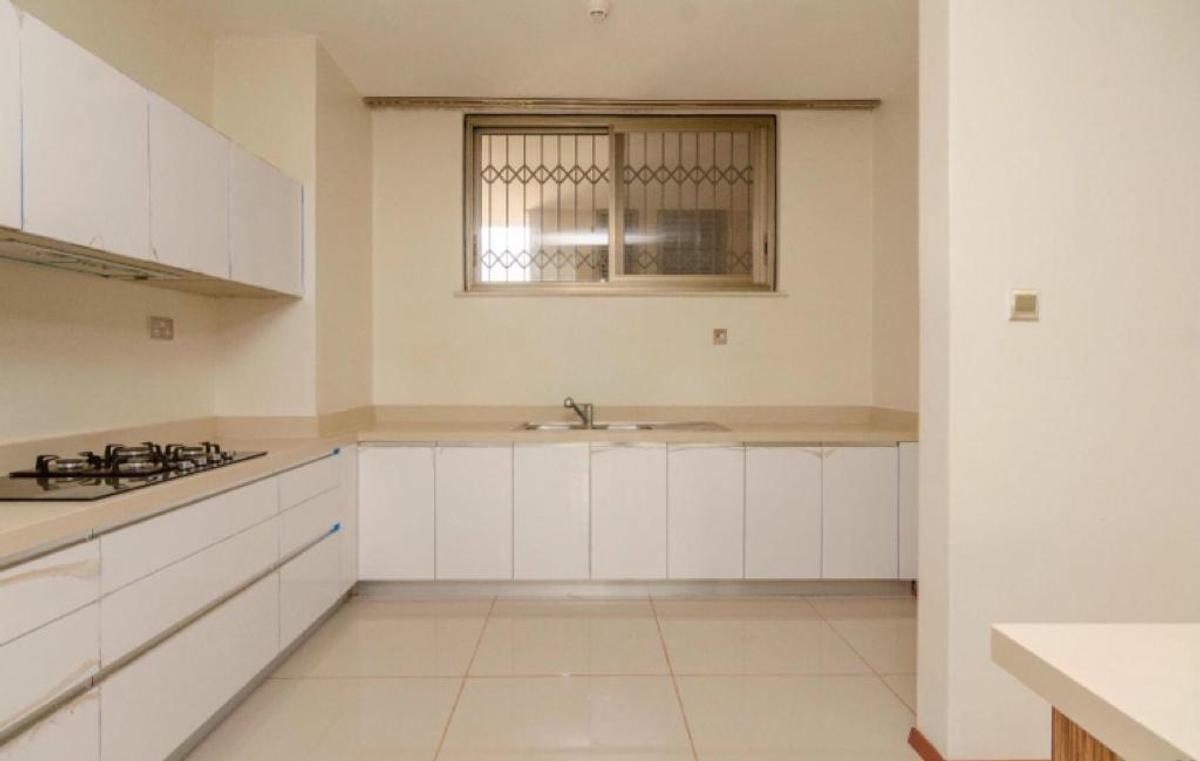 3 Bed Apartment with En Suite at Westlands - 20