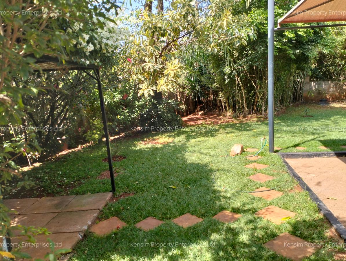 4 Bed Townhouse with En Suite in Lavington - 17