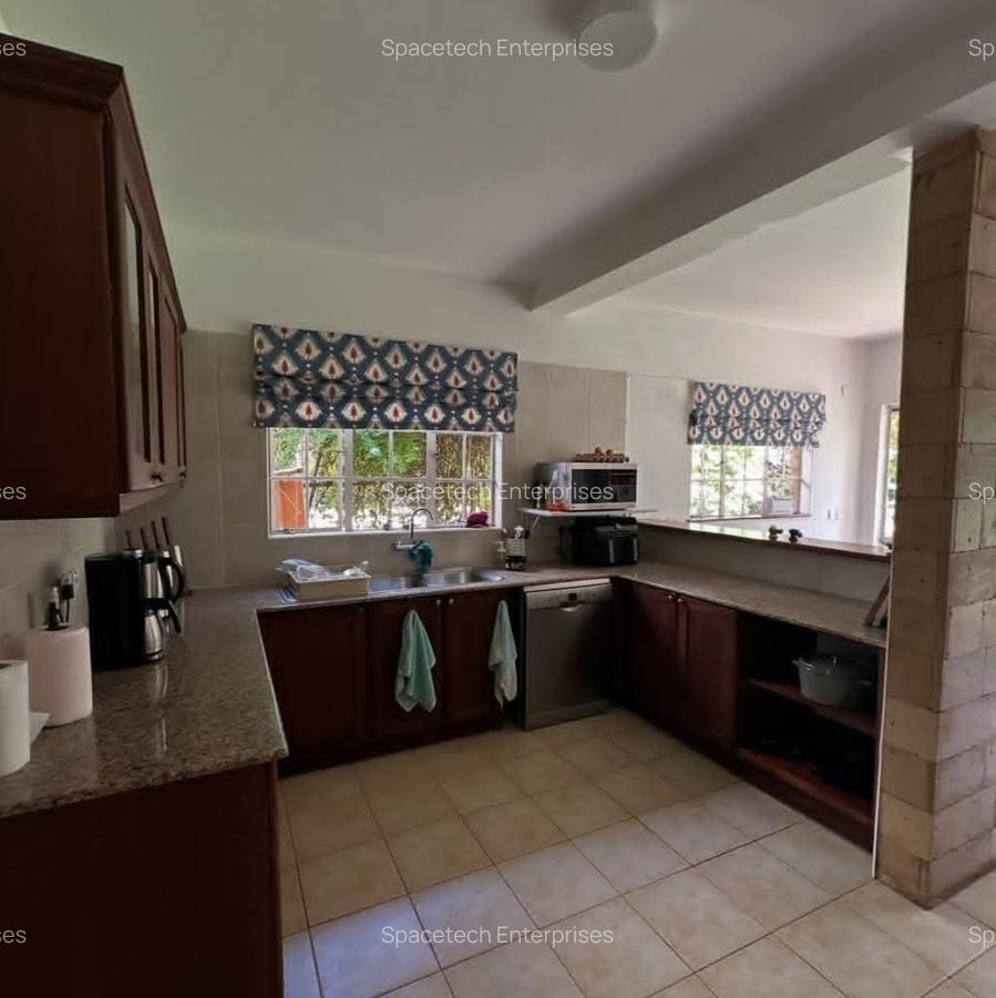 5 Bed Townhouse with En Suite in Rosslyn - 7