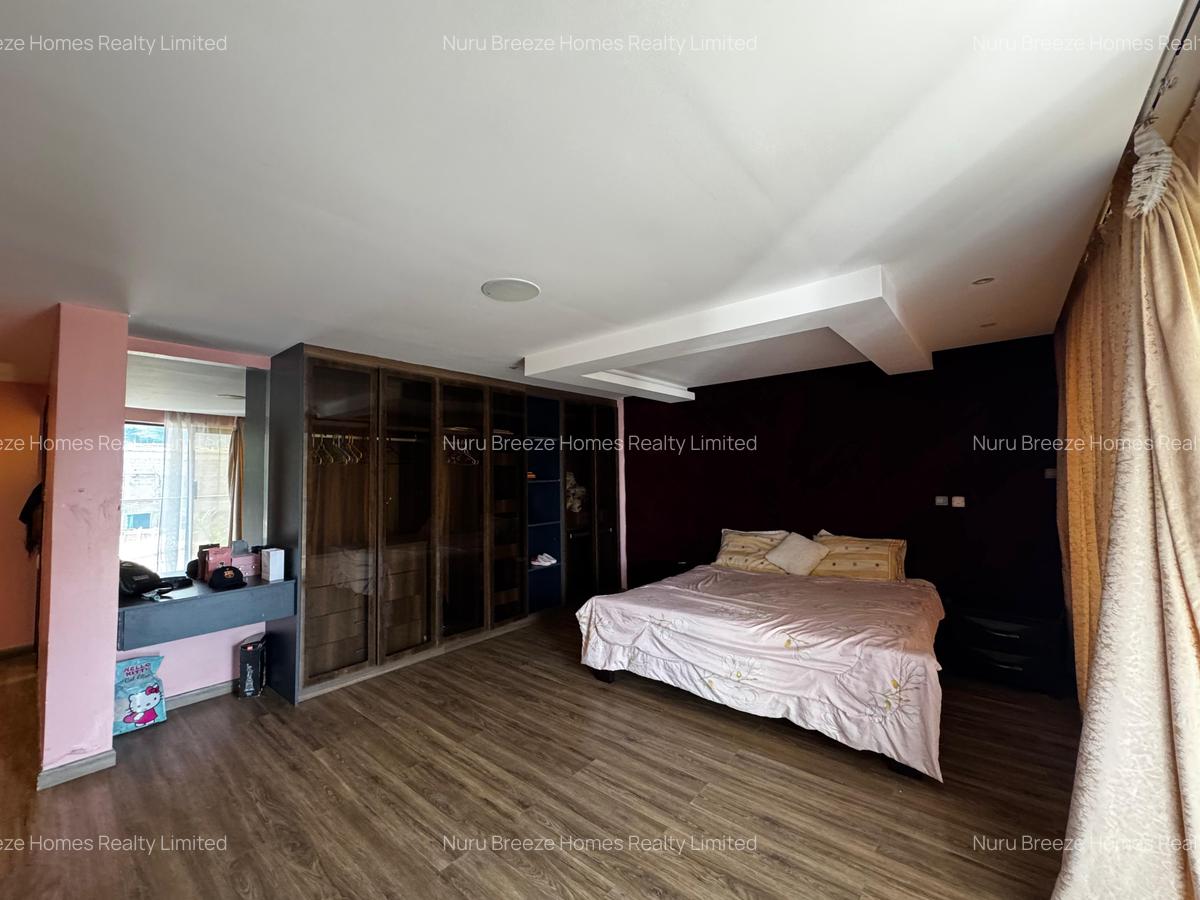 5 Bed House with En Suite in Runda - 5