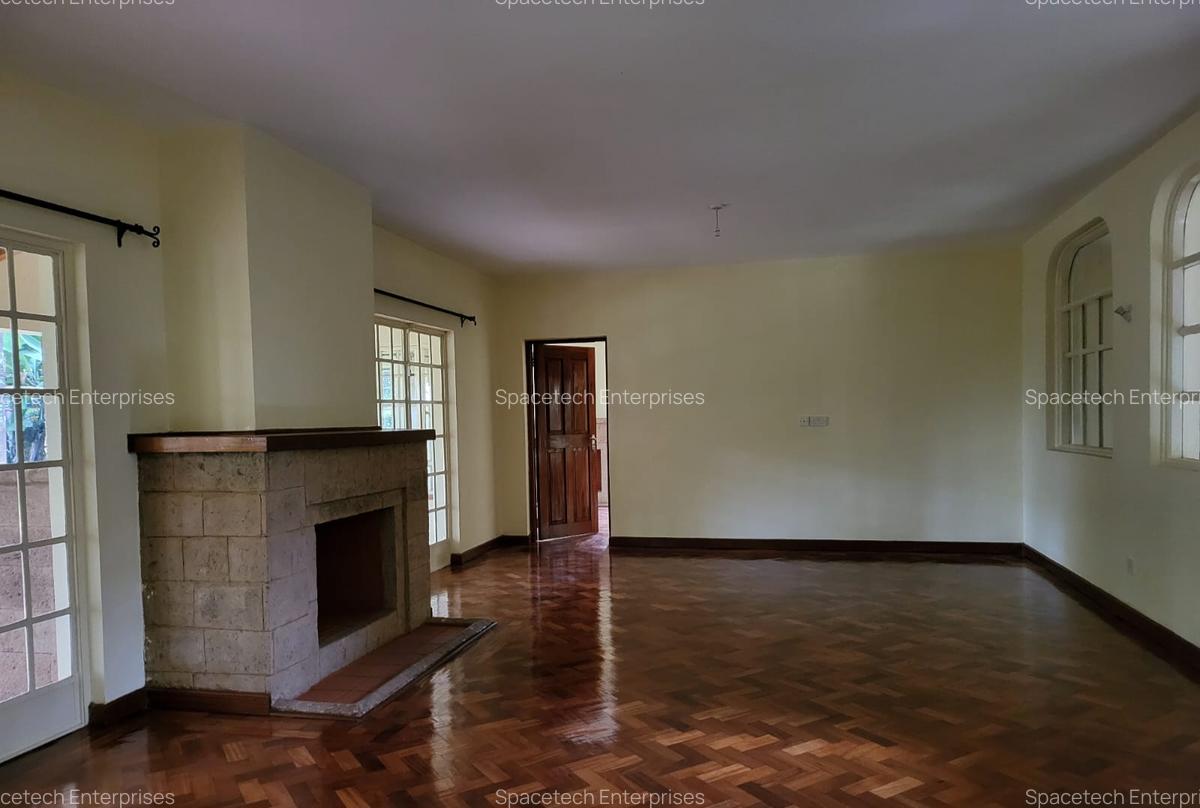 5 Bed House with En Suite in Rosslyn - 6