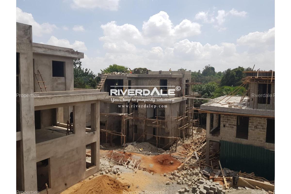 5 Bed Townhouse with En Suite in Kyuna - 7