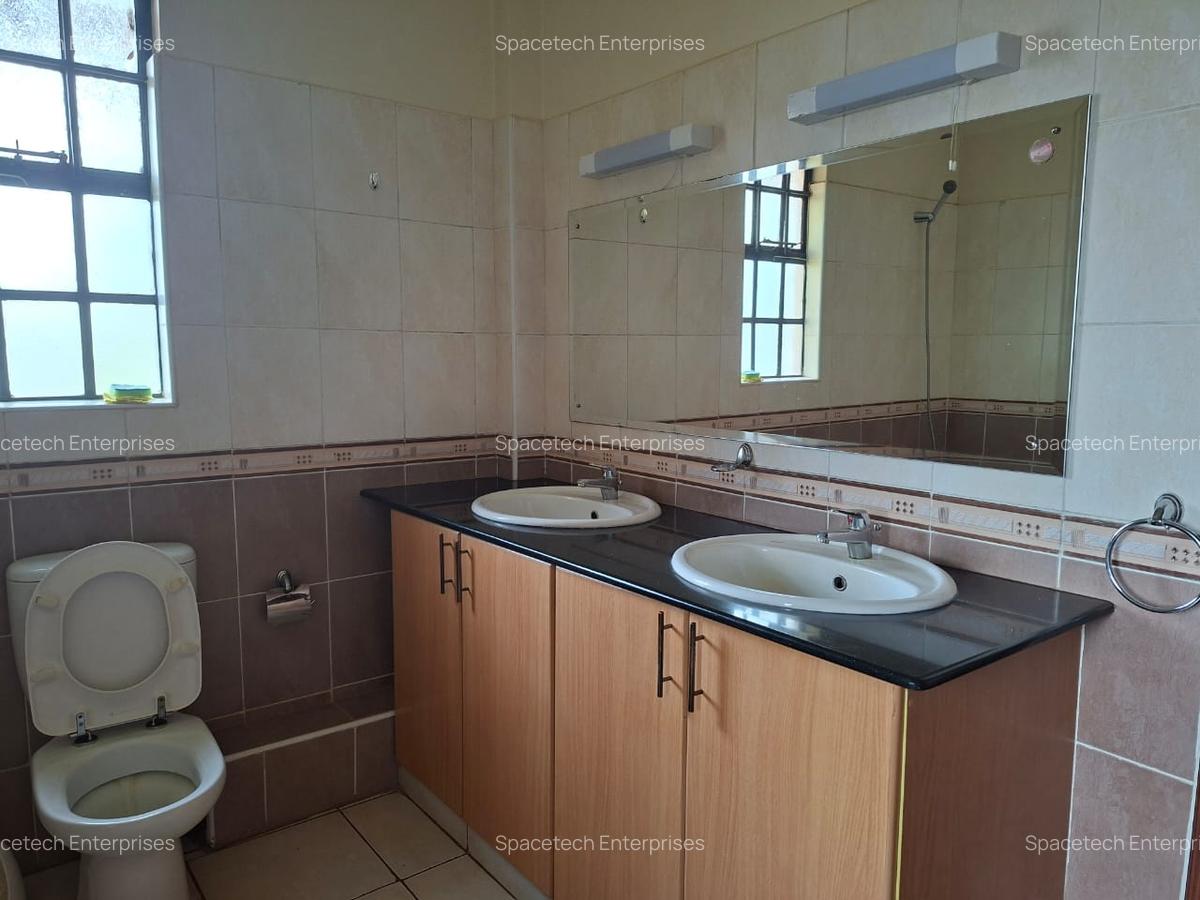 4 Bed Townhouse with En Suite in Runda - 6