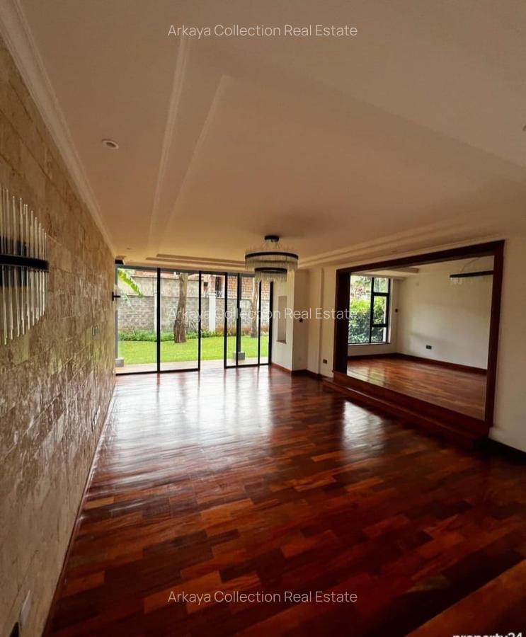 5 Bed House with En Suite in Lavington - 4