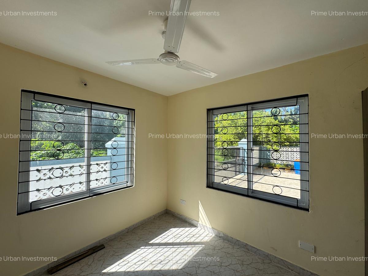 Serviced 2 Bed Apartment with En Suite in Mtwapa - 19