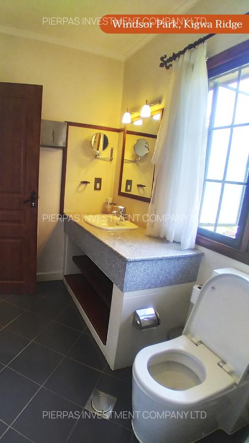 3 Bed House with En Suite in Ridgeways - 11