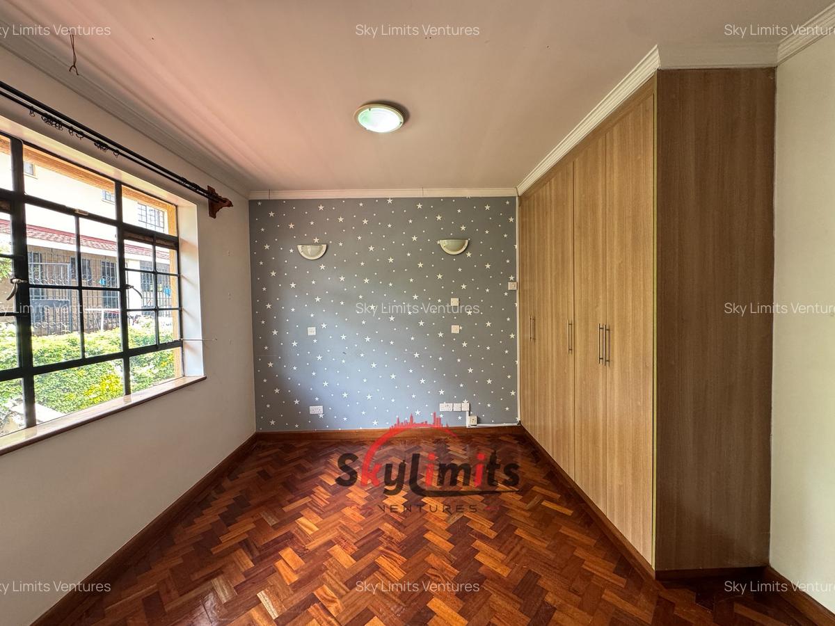 4 Bed Townhouse with En Suite in Kitisuru - 12