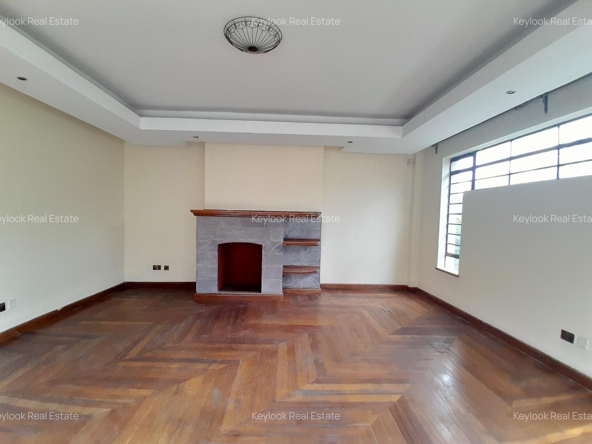 5 Bed Townhouse with En Suite at Lavington - 8