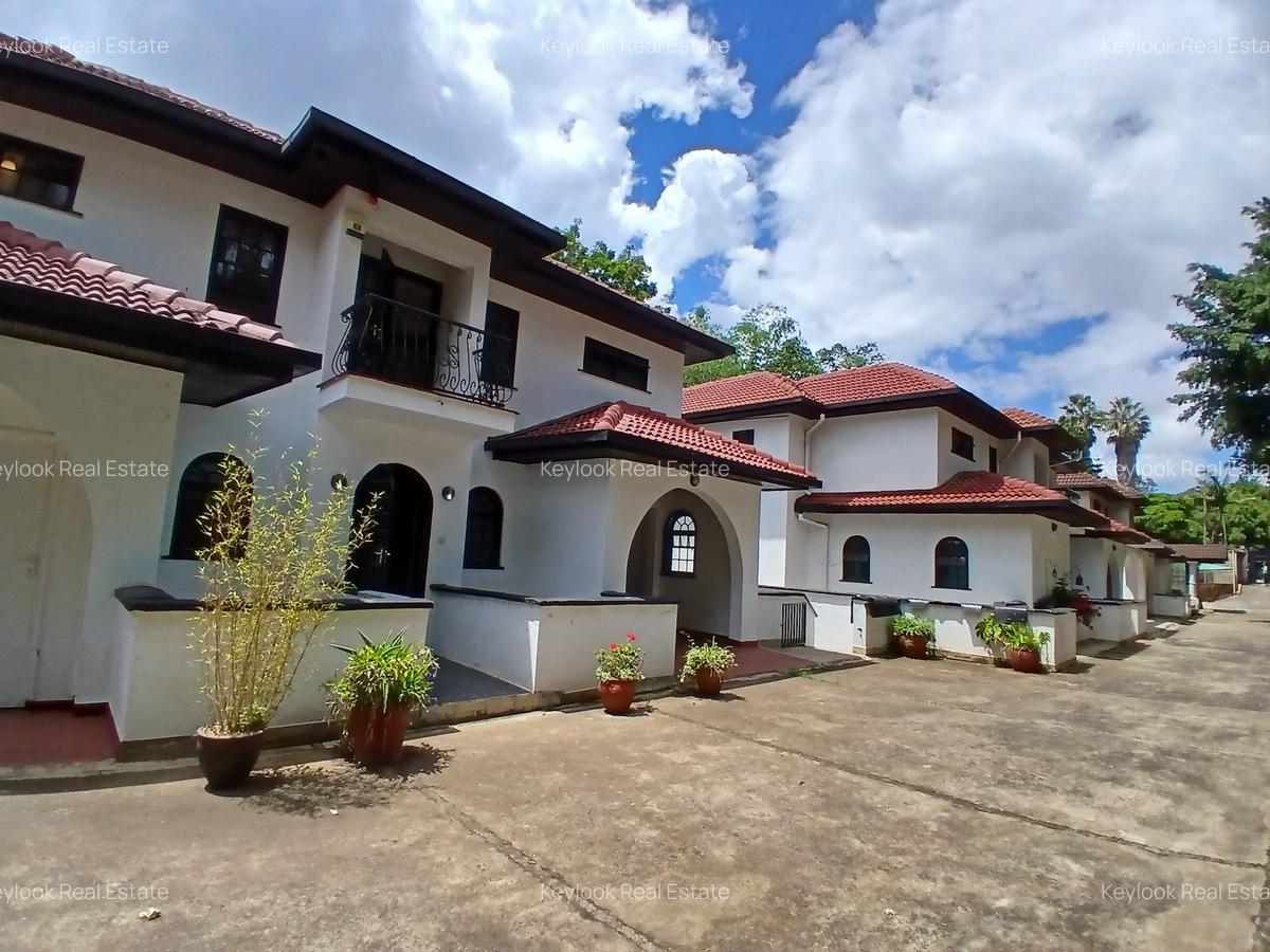 4 Bed Townhouse with En Suite at Riverside Drive - 14