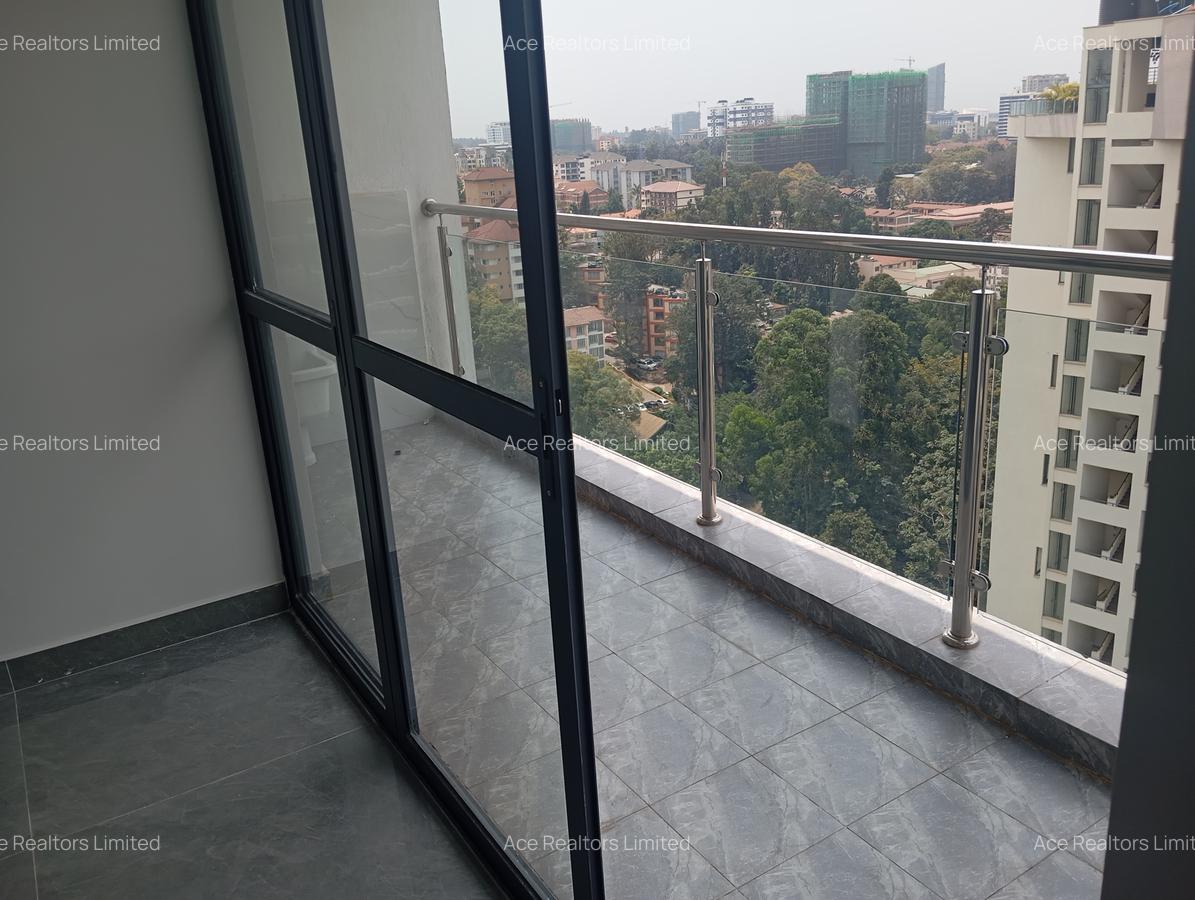 2 Bed Apartment with En Suite at Riverside - 5