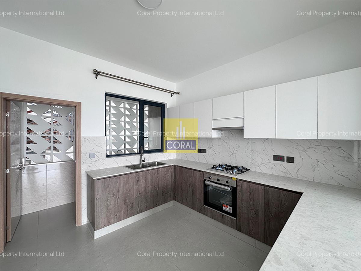 2 Bed Apartment in Brookside - 3
