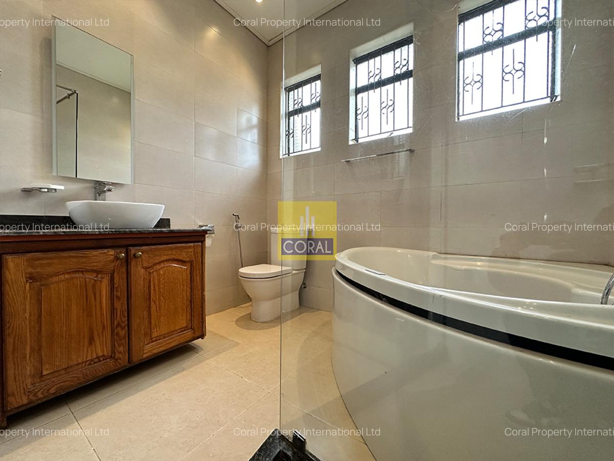 5 Bed Townhouse in Brookside - 12