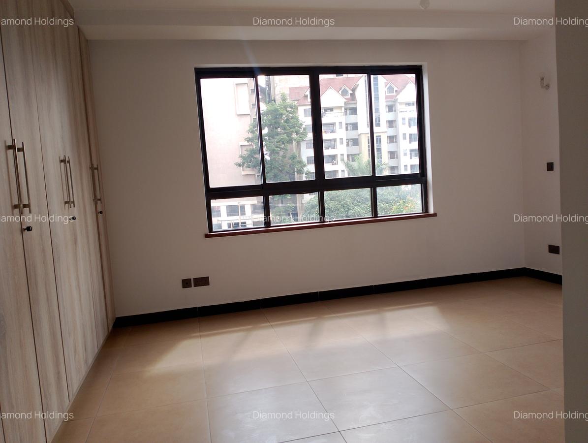 2 Bed Apartment with En Suite at Parklands - 6