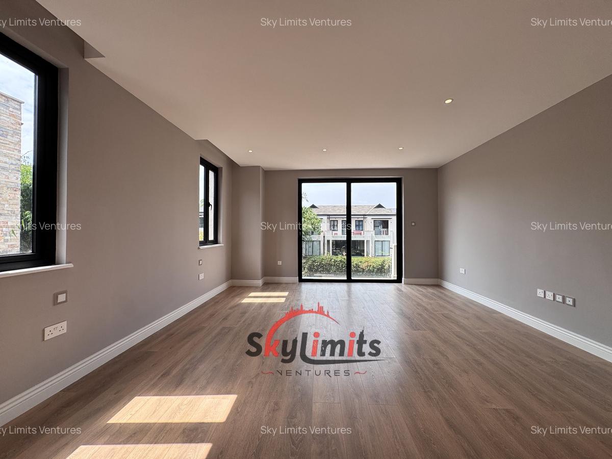 5 Bed Villa with Swimming Pool in Runda - 9