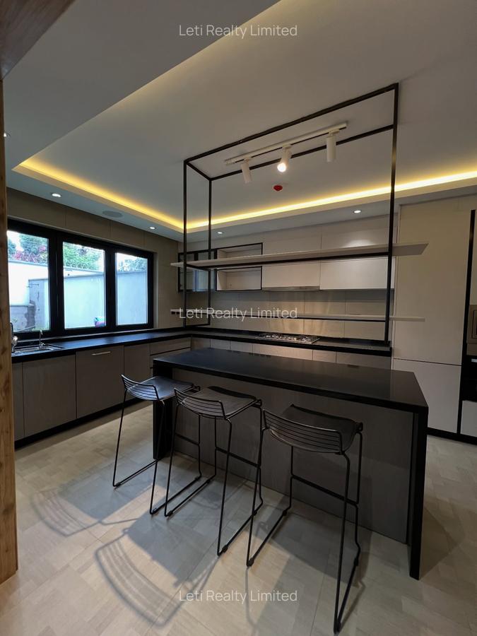 4 Bed Townhouse with En Suite in Lavington - 9