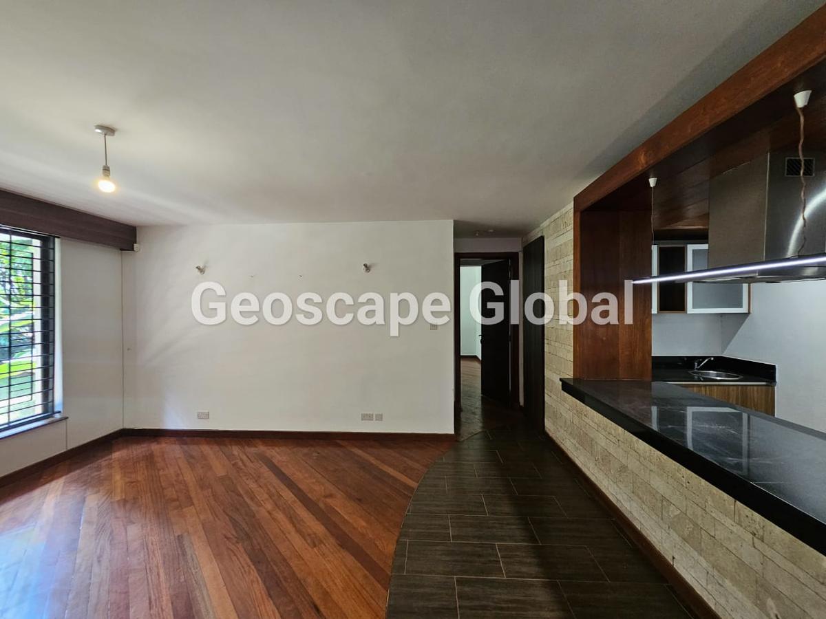 5 Bed House with En Suite in Runda - 8