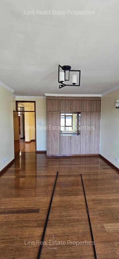 5 Bed Townhouse with En Suite in Lavington - 10