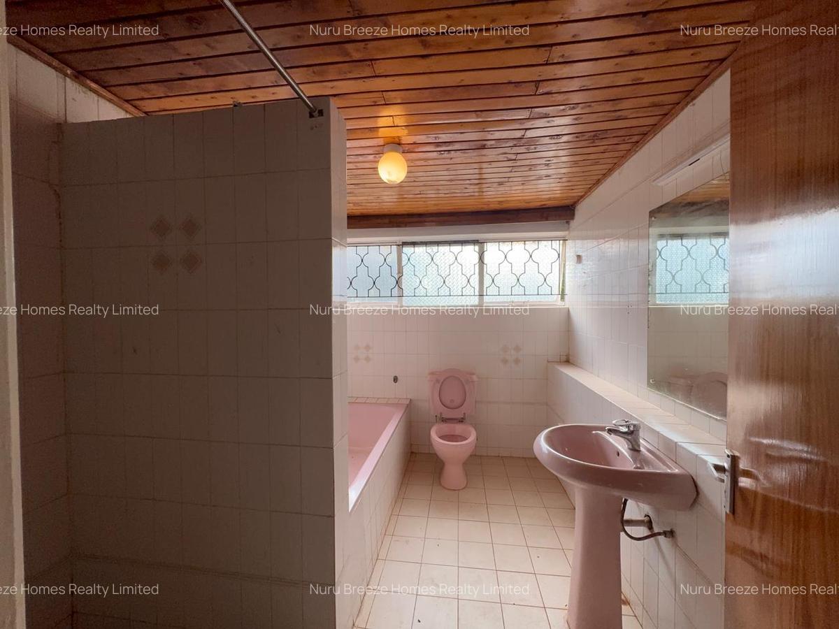 5 Bed House with En Suite in Gigiri - 5