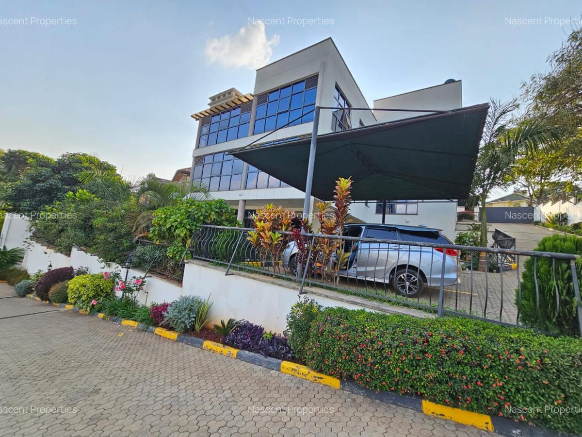 7 Bed House with En Suite in Nyari - 20