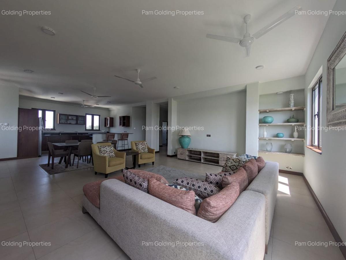 2 Bed Apartment with En Suite in Nyali Area - 4