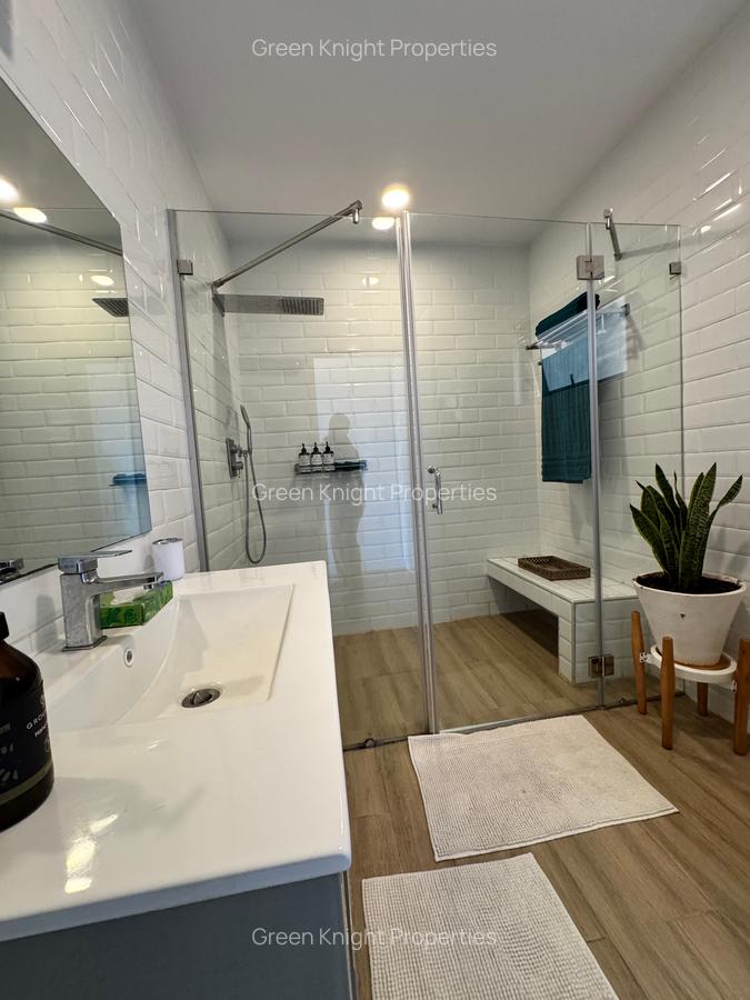 Serviced 2 Bed Apartment with En Suite in Lavington - 4