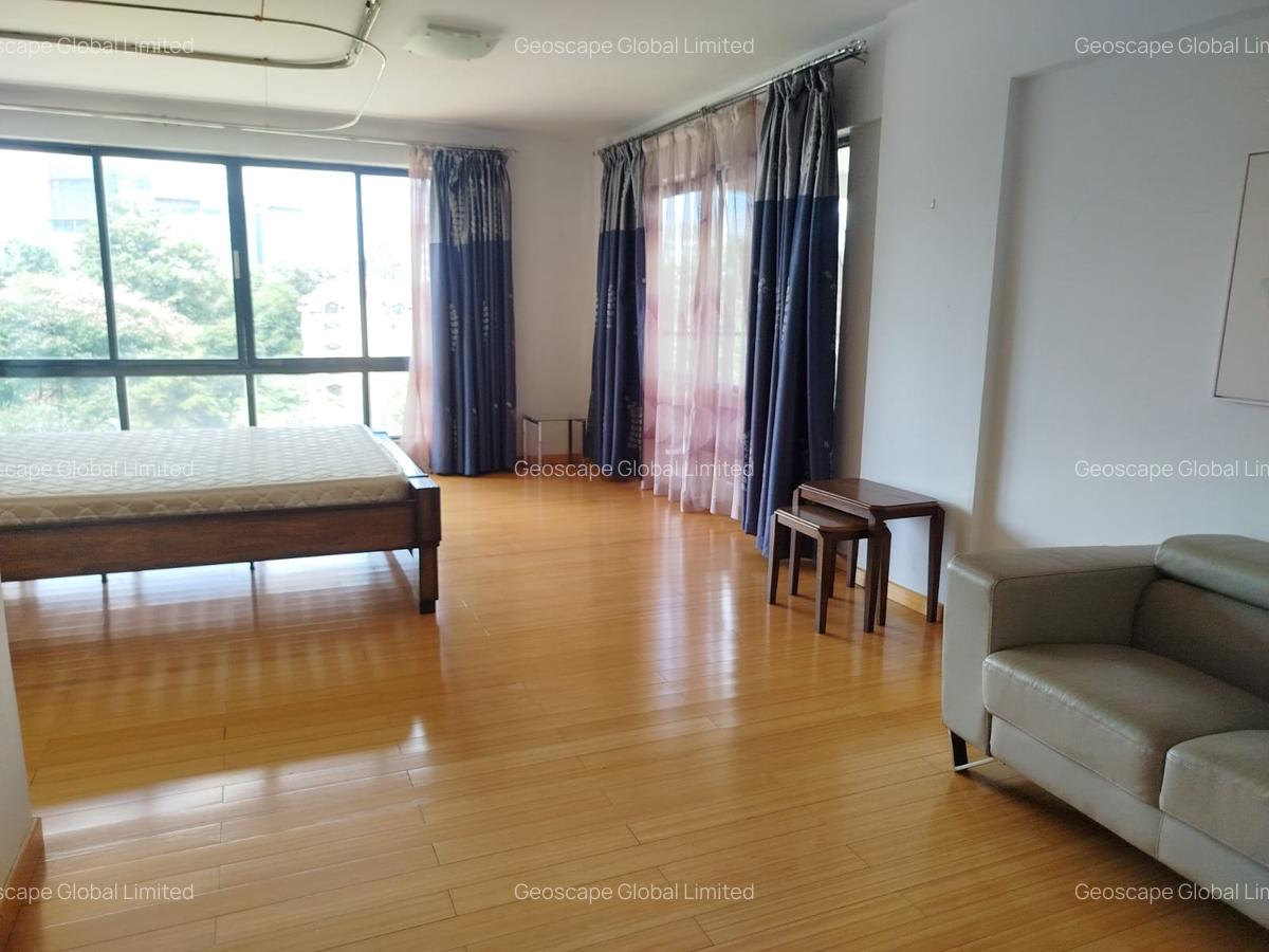 Furnished 3 Bed Apartment with En Suite in Brookside - 8