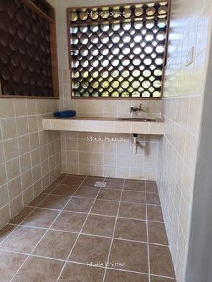 4 Bed Townhouse with En Suite at Four Ways - 7