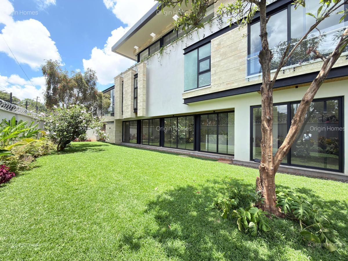 5 Bed Townhouse with En Suite at Westlands - 1