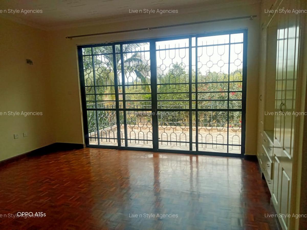 4 Bed House with En Suite in Runda - 3