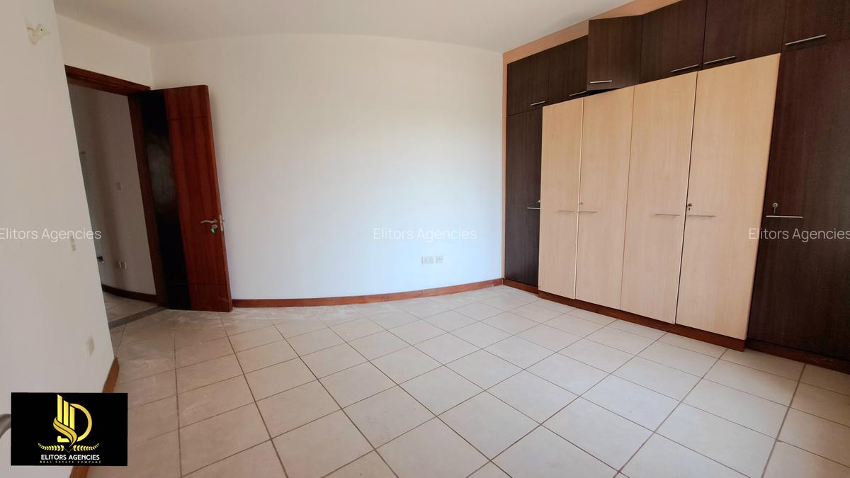 3 Bed Apartment with En Suite at 4Th Parklands - 16