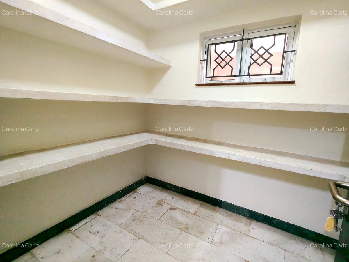 4 Bed House with En Suite at Hill View - 11