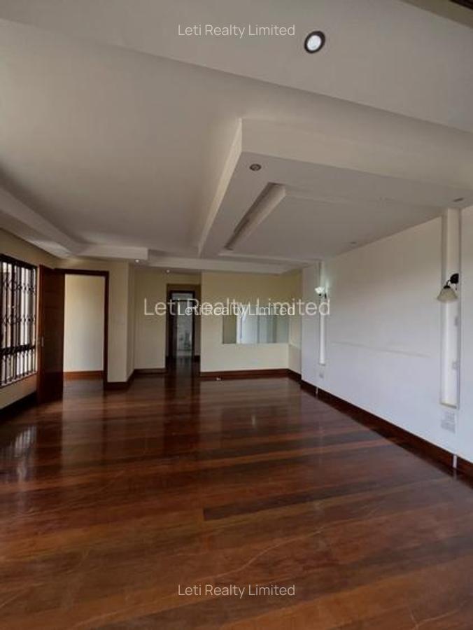 5 Bed Townhouse with En Suite in Lavington - 7