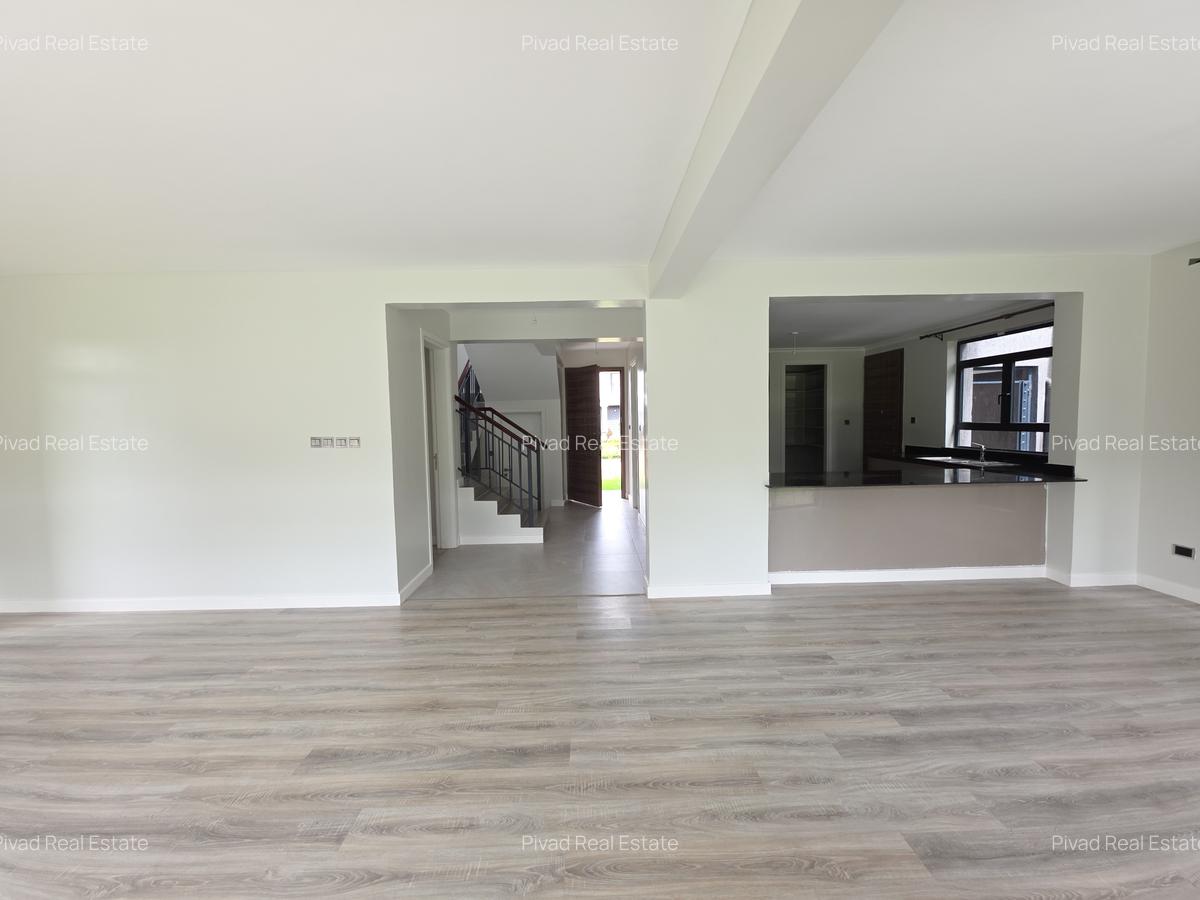 4 Bed Townhouse with Swimming Pool in Runda - 14