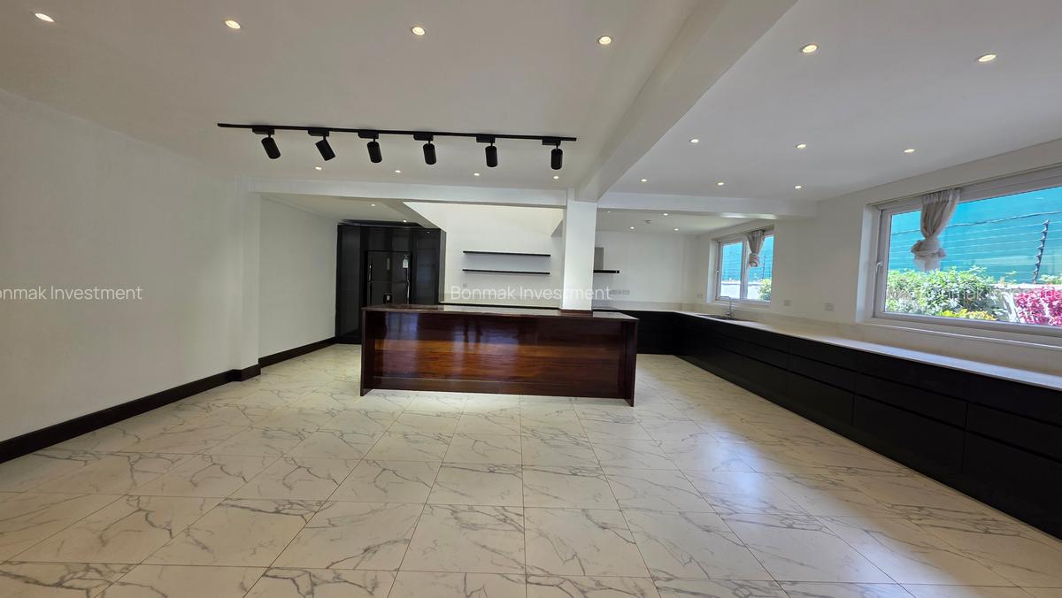 4 Bed House with En Suite at Old Runda - 7