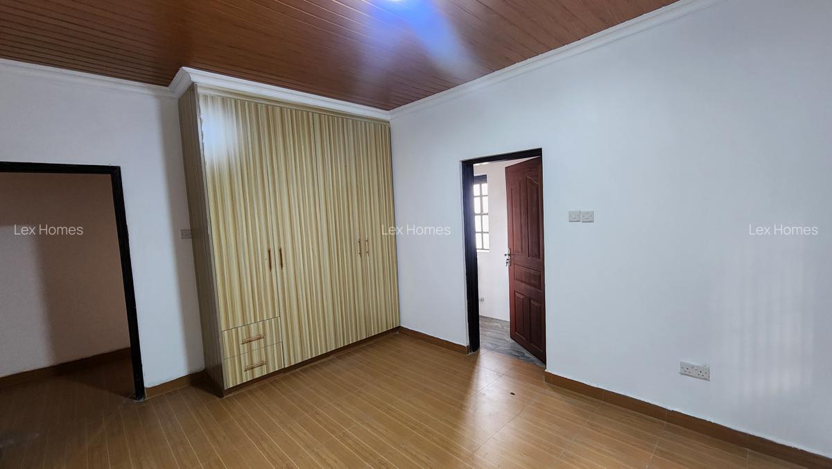 3 Bed House with En Suite at Rimpa - 17