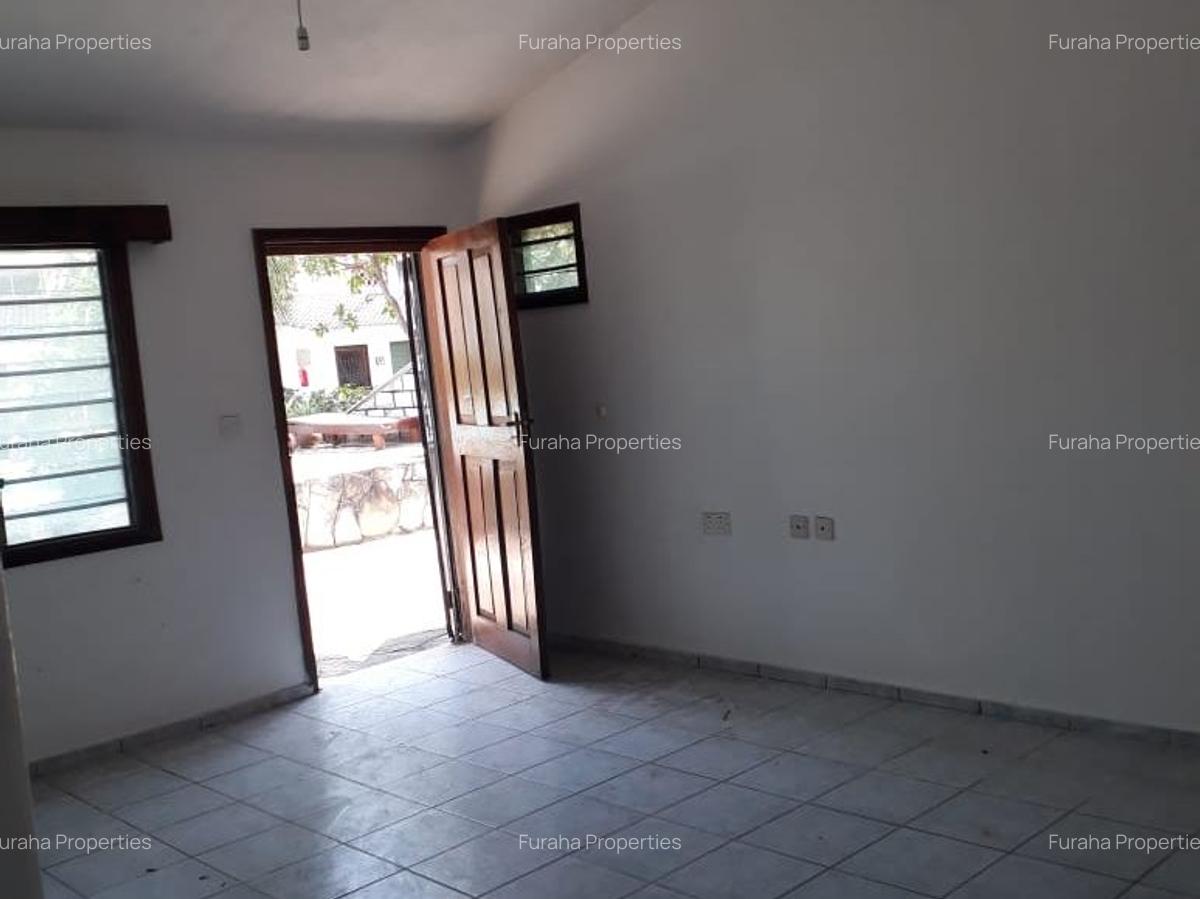 2 Bed Apartment in Shanzu - 5