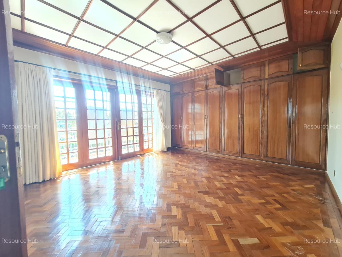 4 Bed House with En Suite at Runda - 18