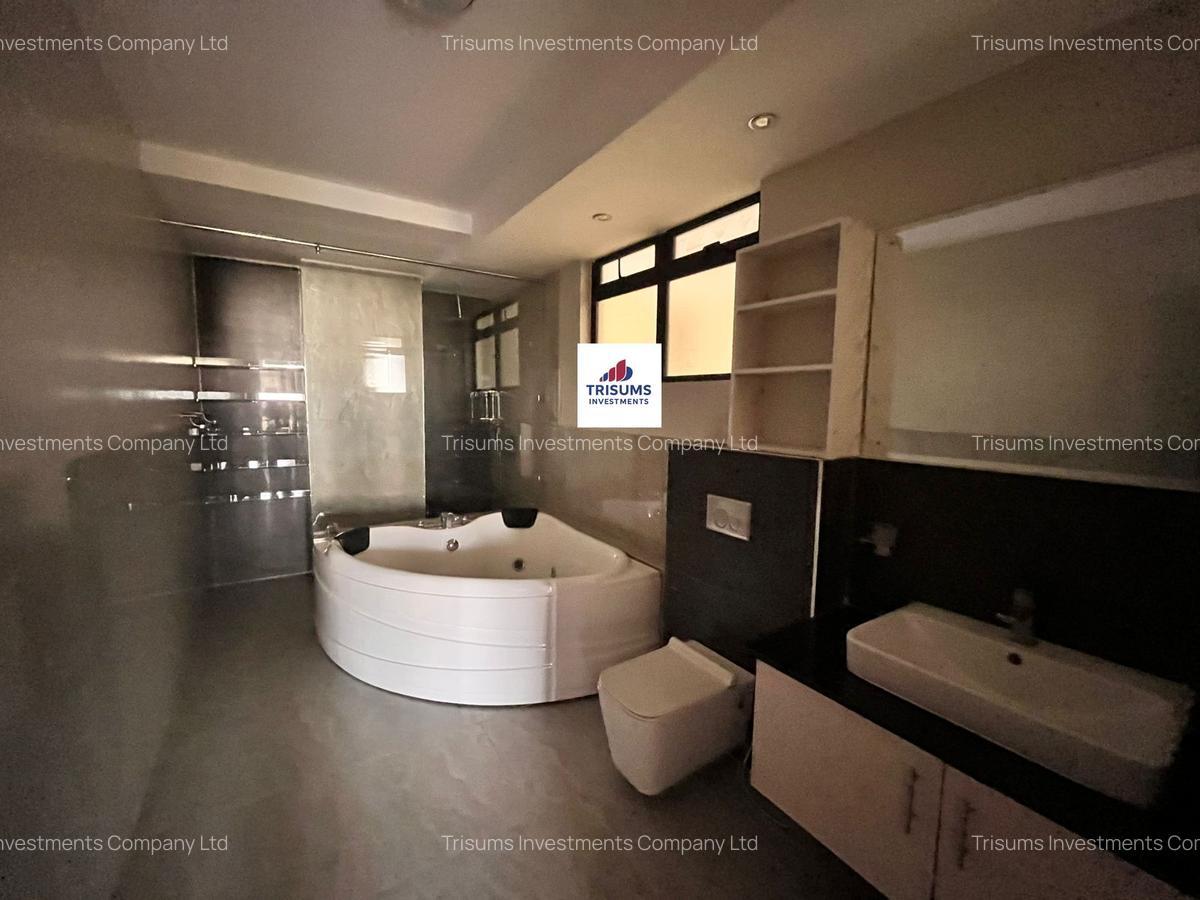 4 Bed Apartment with En Suite in Riverside - 9