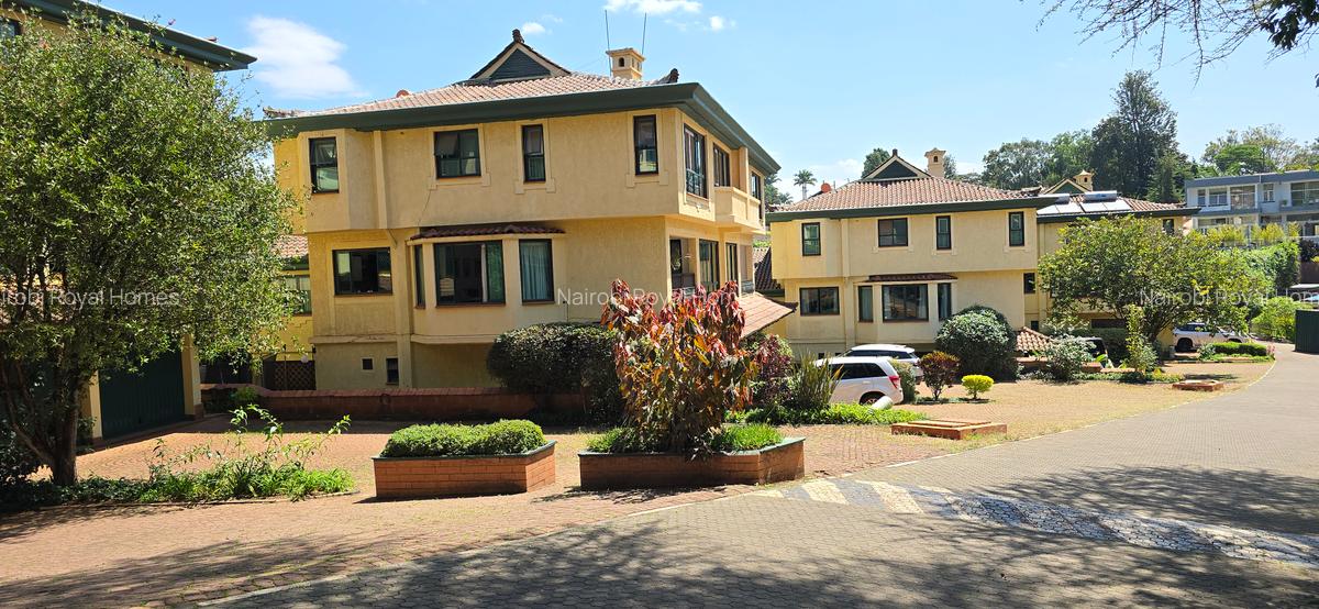 4 Bed Townhouse with En Suite at Kyuna Villas - 6