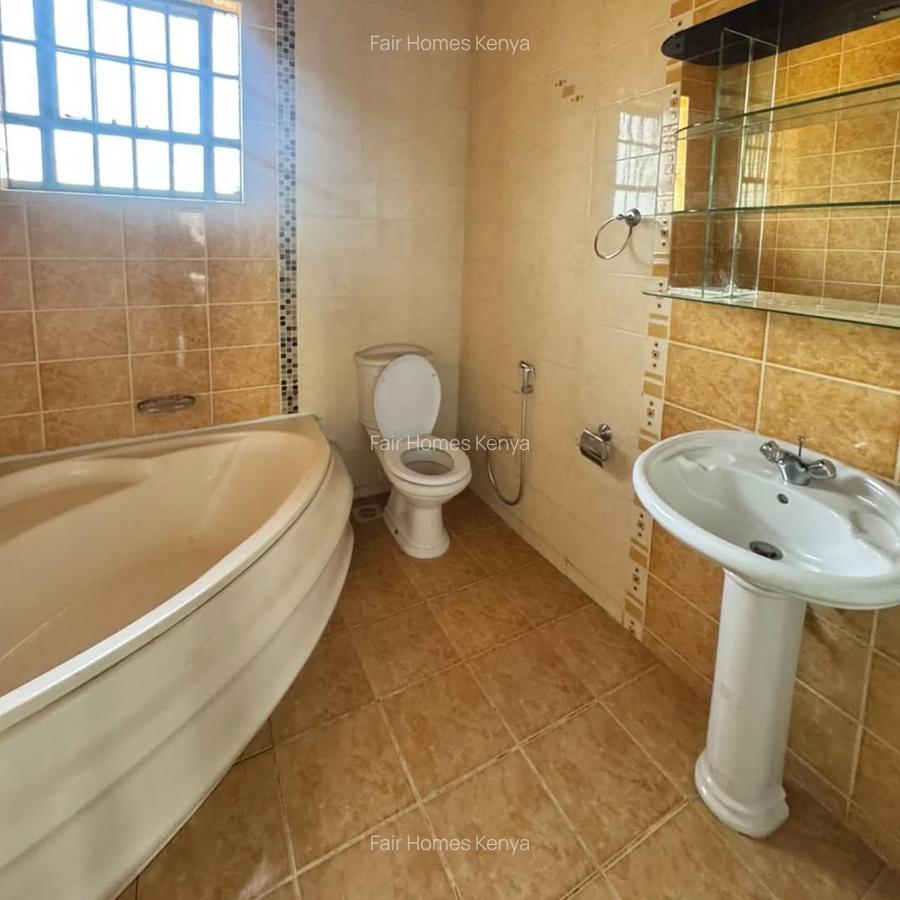 5 Bed Townhouse with En Suite at Convent Drive - 17