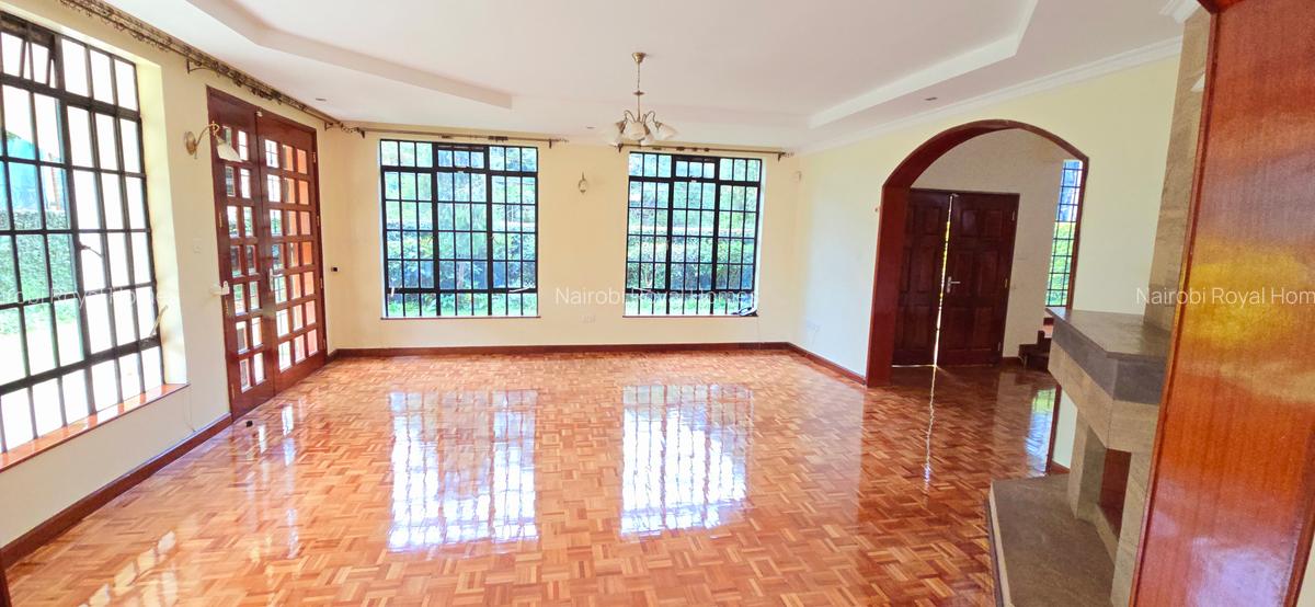 5 Bed Townhouse with En Suite at Lavington Green - 17