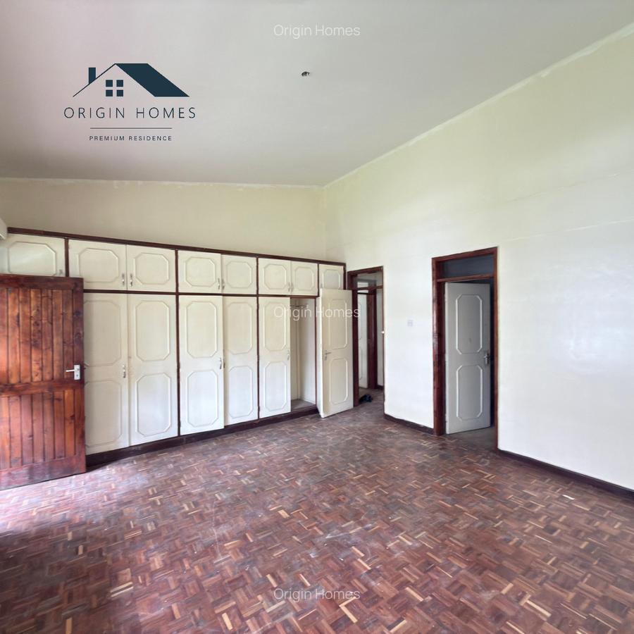 5 Bed Townhouse with En Suite in Kilimani - 5