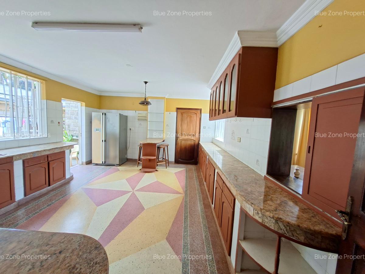 3 Bed Townhouse with En Suite at Off Duom Palm Street - 9