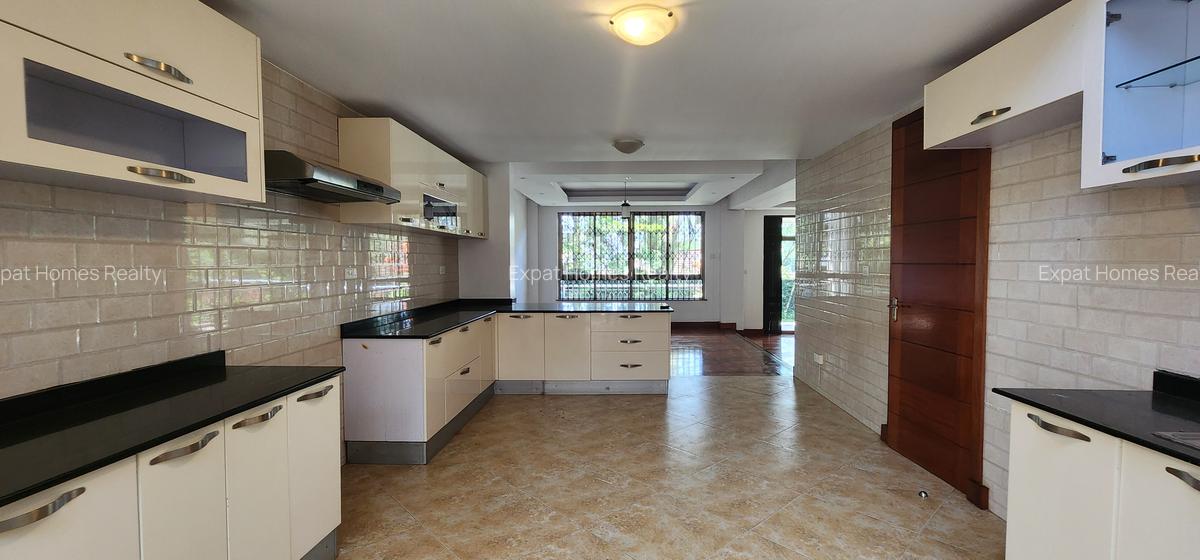 5 Bed Villa with En Suite in Lavington - 16