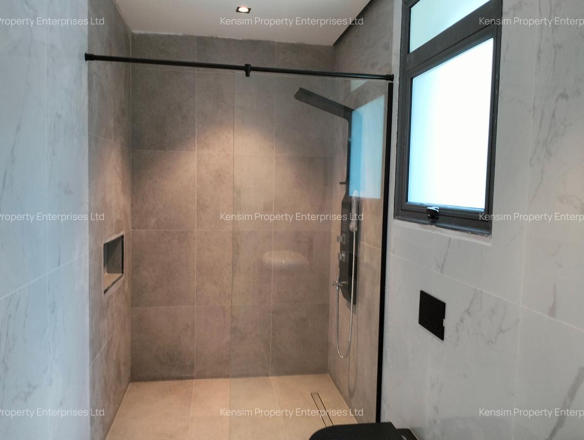 5 Bed Townhouse with En Suite in Lavington - 17