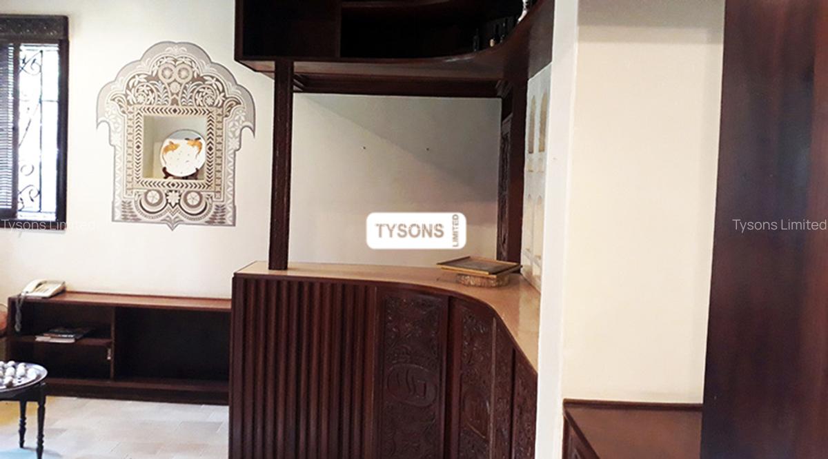 5 Bed House with En Suite in Muthaiga - 11