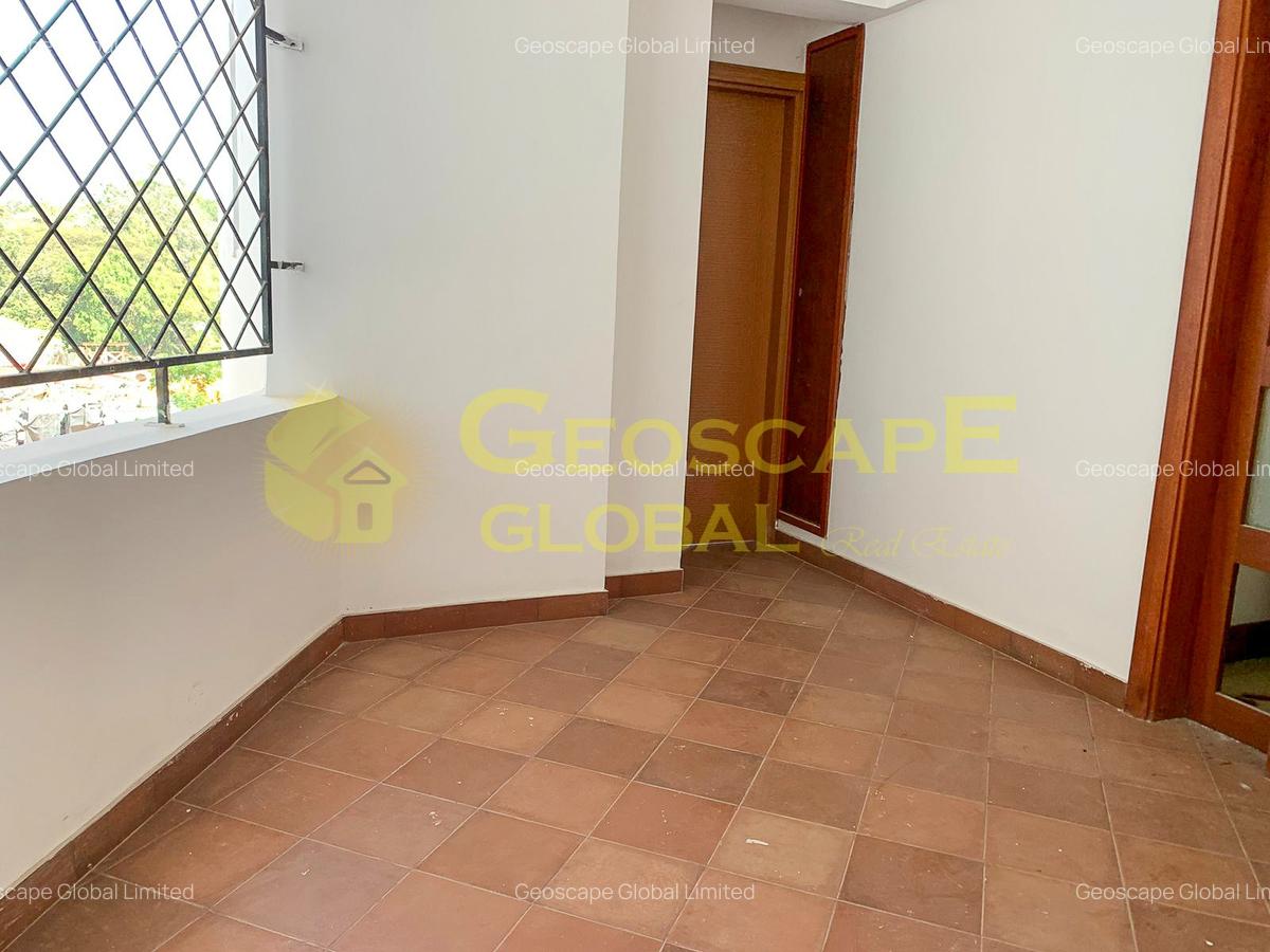 4 Bed Apartment with En Suite in Westlands Area - 7