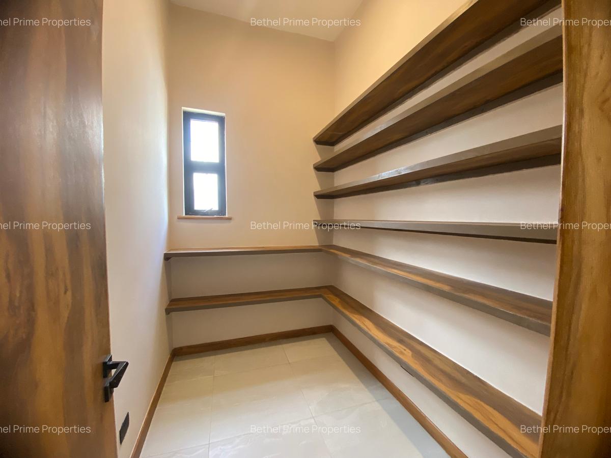 4 Bed Apartment with En Suite in Loresho - 11