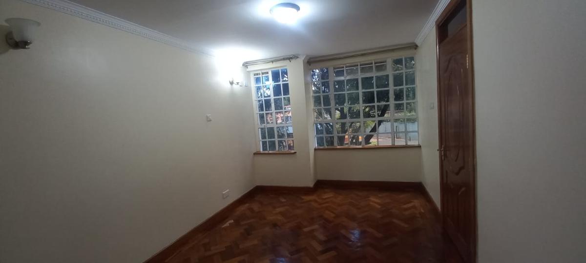 5 Bed Townhouse with En Suite at Lavington Green - 18